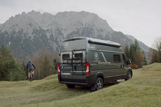 Van mountain biketour